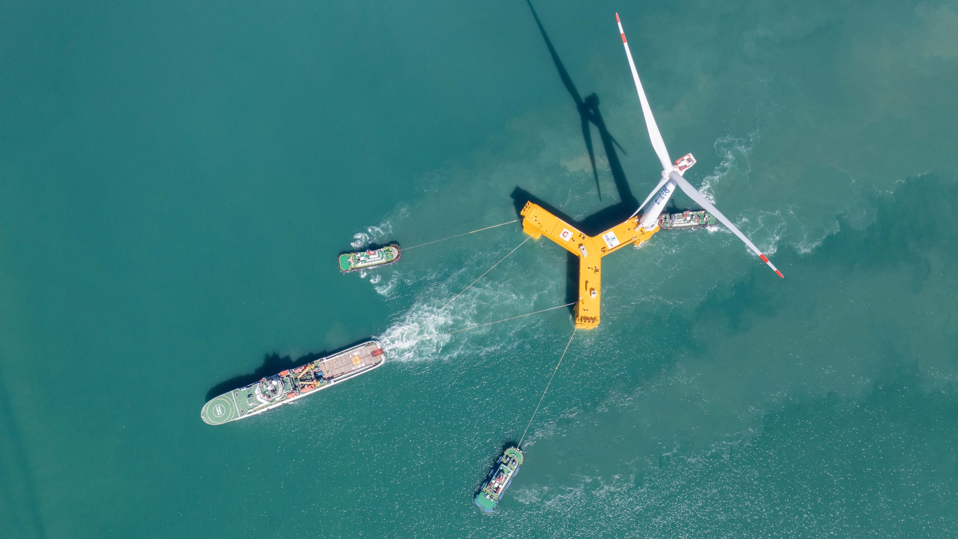 全球首台抗台风型漂浮式海上风机成功并网发电