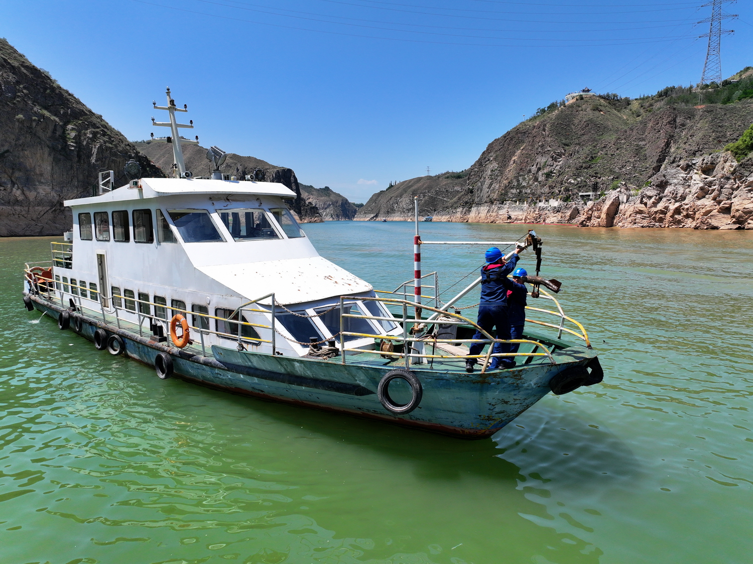 刘家峡水电厂：完成汛前刘家峡水库淤积测量.JPG