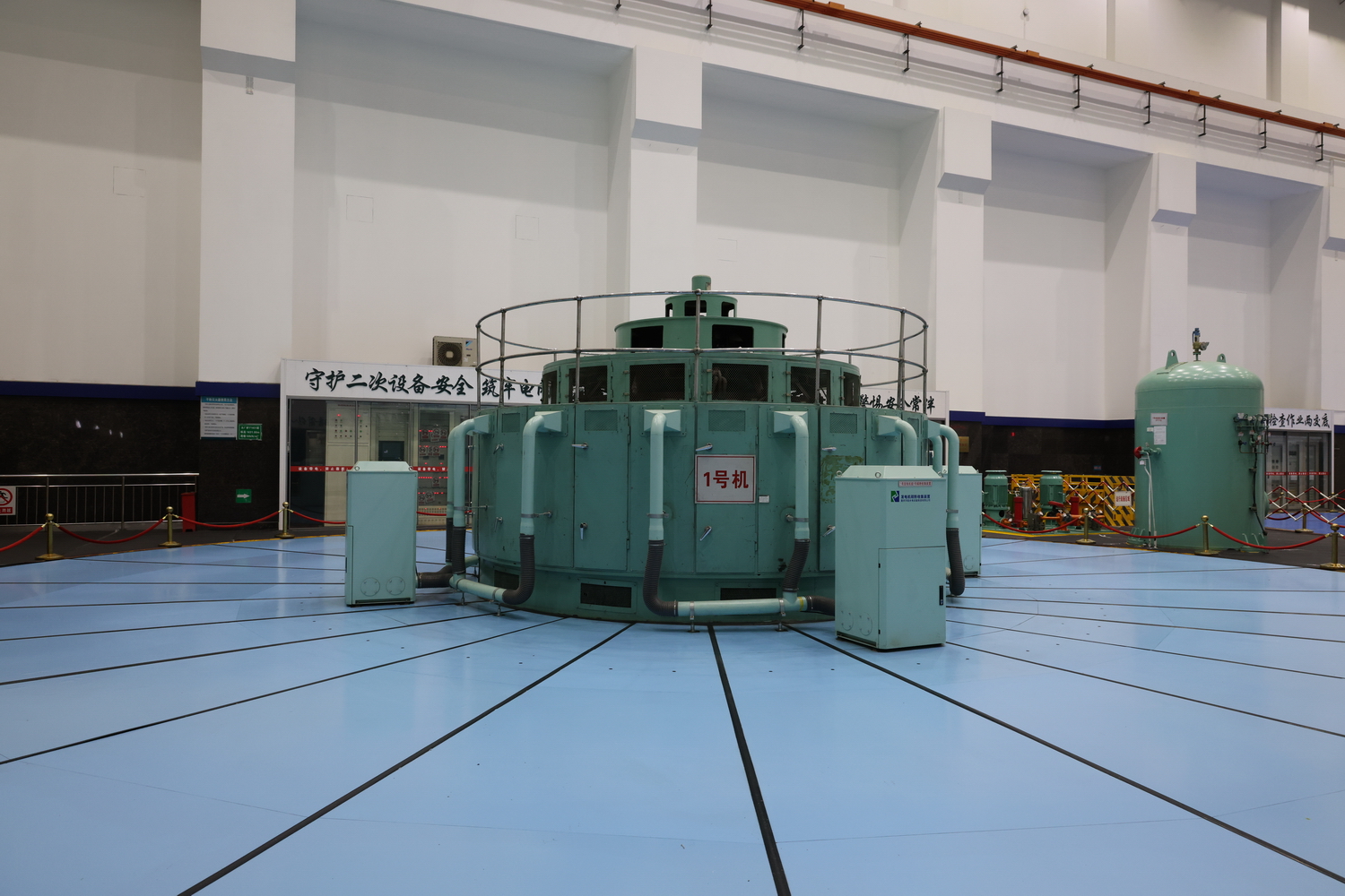 刘家峡水电厂：1号机组启动保护性拆解 工业遗<span class=